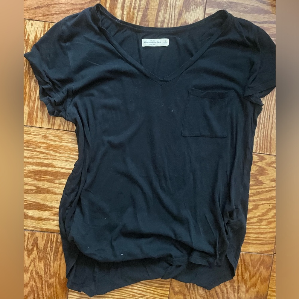 Abercrombie & Fitch V neck top